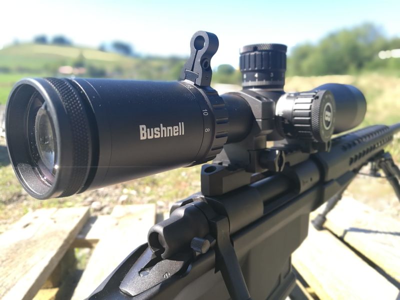 BUSHNELL FORGE 4,5-27x50 Deploy MIL FFP Vista General Trasera